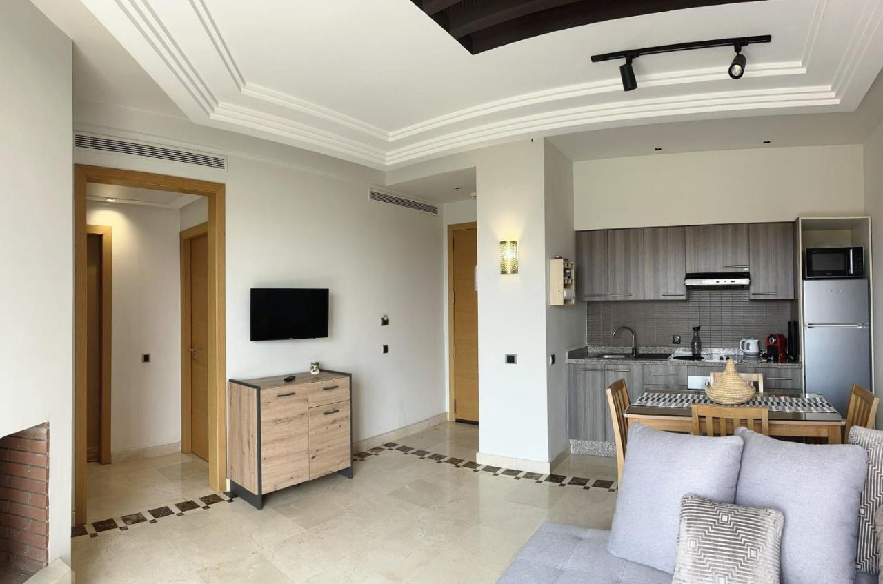 Vizir Center Avec Solarium Et Acces Offert Au Parc De Loisirs Apartment Dar Caid Layadi